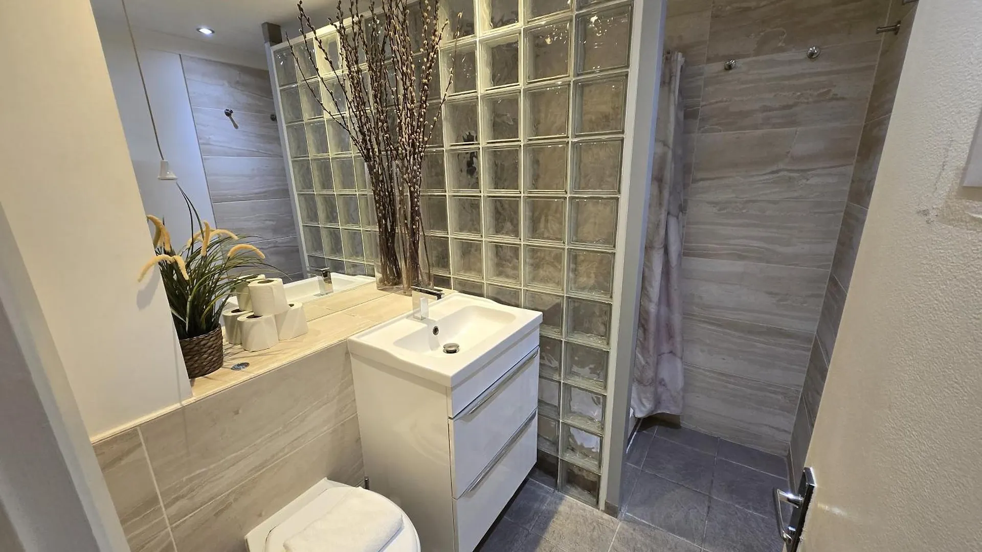 Superior Canary Wharf O2 Arena 2Br Apartment London